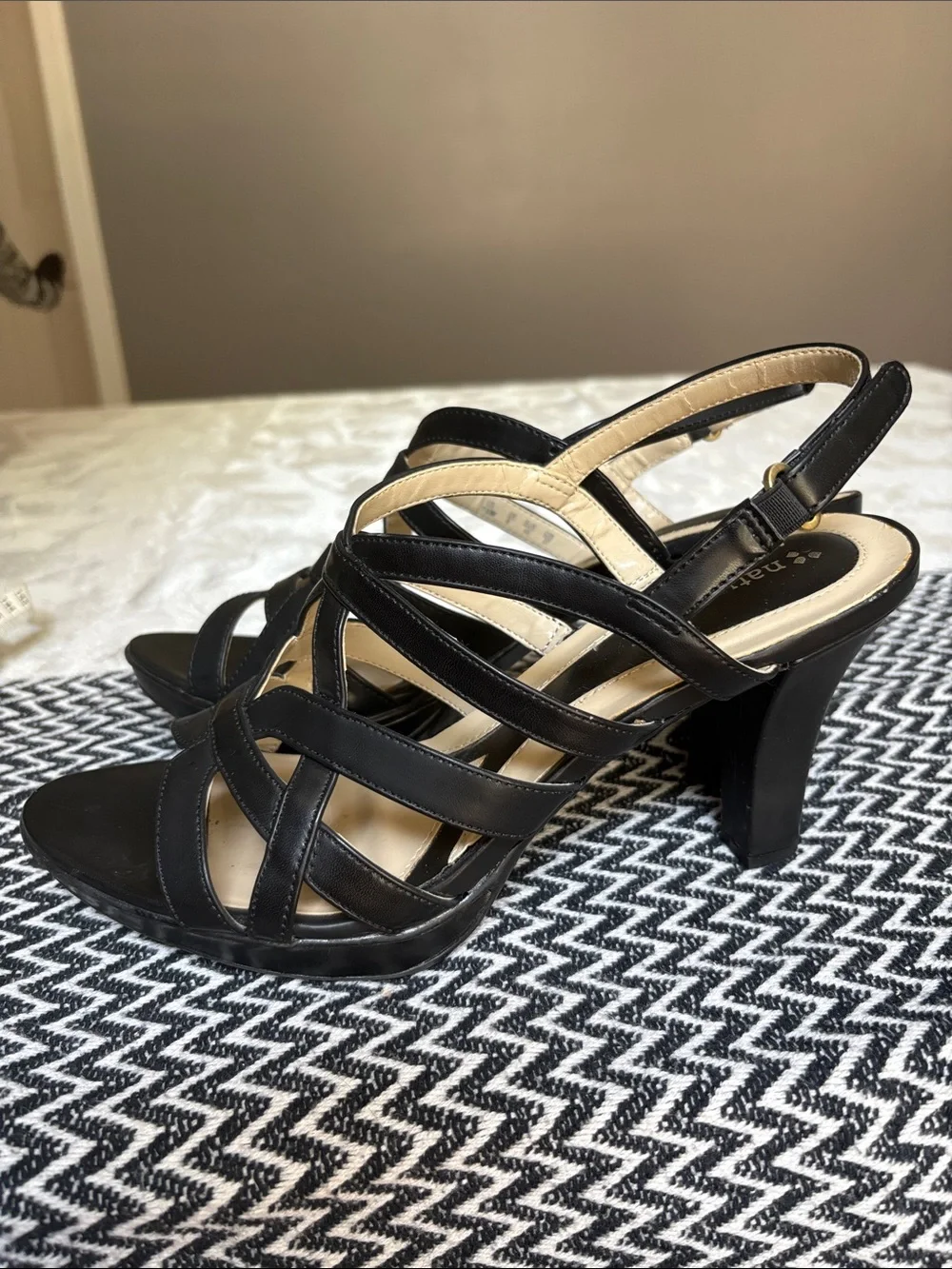 Naturalizer Delma Black Strappy Slingback Heel Sandal 10M
